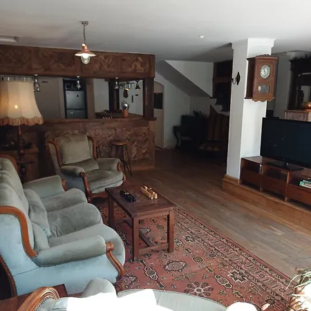 Les De Apartment